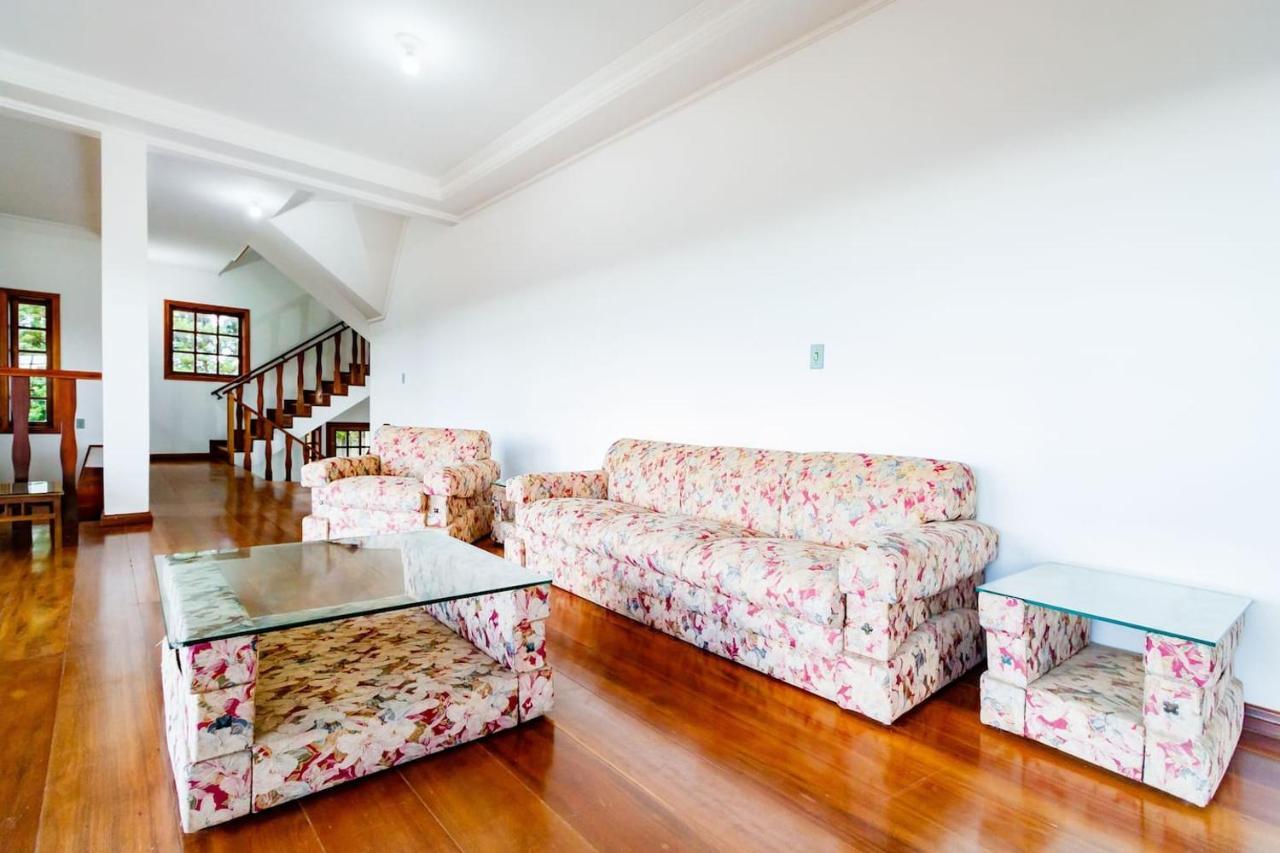 Casa de férias Mansao Com 8 Suites, Ate 24 Pessoas